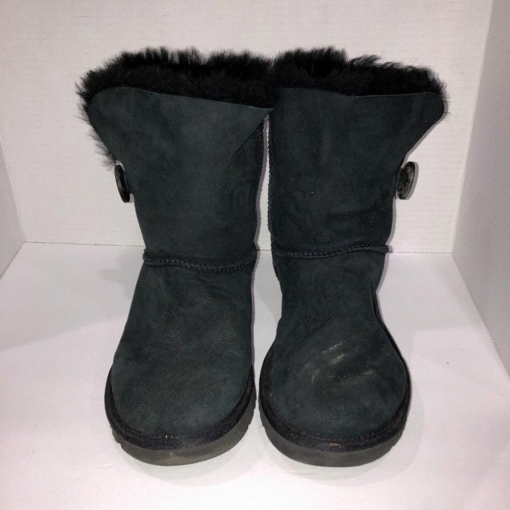 UGG Australia Womens Size 7 Black Bailey Button Sheepskin Fold Over Ankle Boots